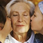 Как общаться с пожилыми родителями: 10 простых правил